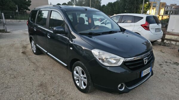 DACIA LODGY 1.5 DCI  107 CV DIESEL PRESTIGE 2014 7 POSTI E5 € 5.800,00 - immagine 9