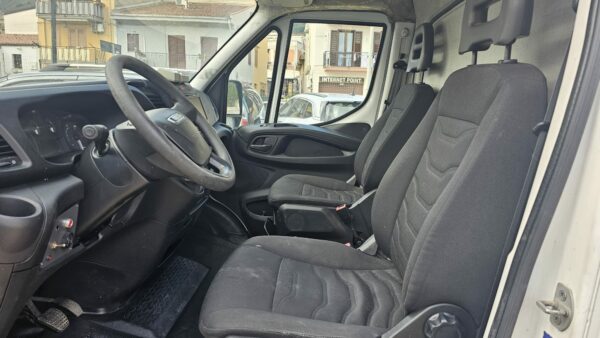 IVECO DAILY 35S15  2.3 M.JET 145 CV 2016  CASSONE CON PEDANA IDRAULICA E5  € 14.000,00 + IVA - immagine 12