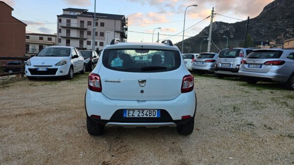 DACIA SANDERO STEPWAY 1.5 DCI 90CV PRESTIGE EURO 5 € 7.500,00 - immagine 8