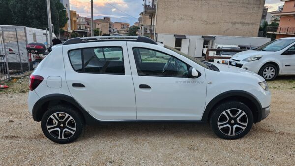 DACIA SANDERO STEPWAY 1.5 DCI 90CV PRESTIGE EURO 5 € 7.500,00 - immagine 12