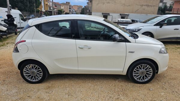 LANCIA YPSILON 1.3 M.JET 2012 GOLD  € 5.900,00 - immagine 15