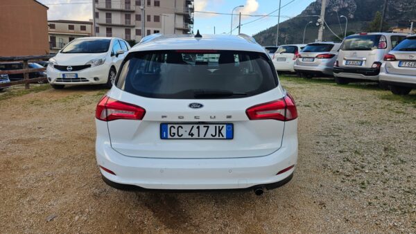 FORD FOCUS SW 1.5 ECOBLUE 120CV 2020 BUS CO-PILOT AUTO SW   € 11.000,00 - immagine 3