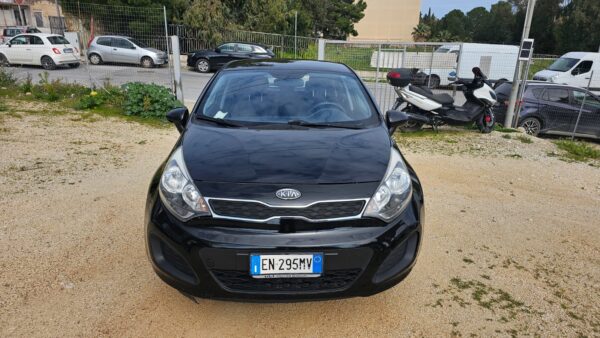 KIA RIO 1.1 CRDi  75 CV  ACTIVE 2012 E5 € 4.500,00  RISERVATA