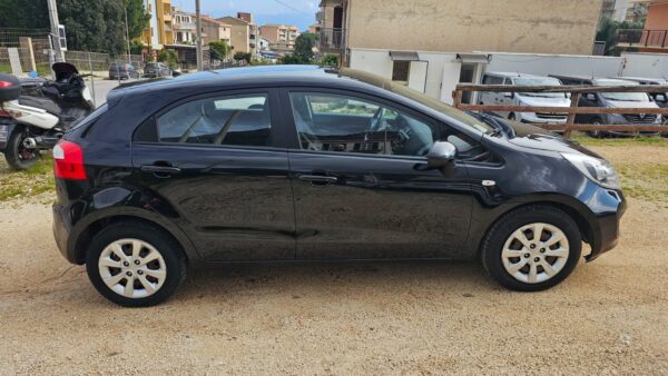 KIA RIO 1.1 CRDi  75 CV  ACTIVE 2012 E5 € 4.500,00  RISERVATA - immagine 9